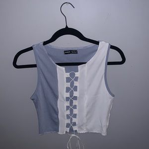Adjustable front tie tank top. Size 6. Blue and white